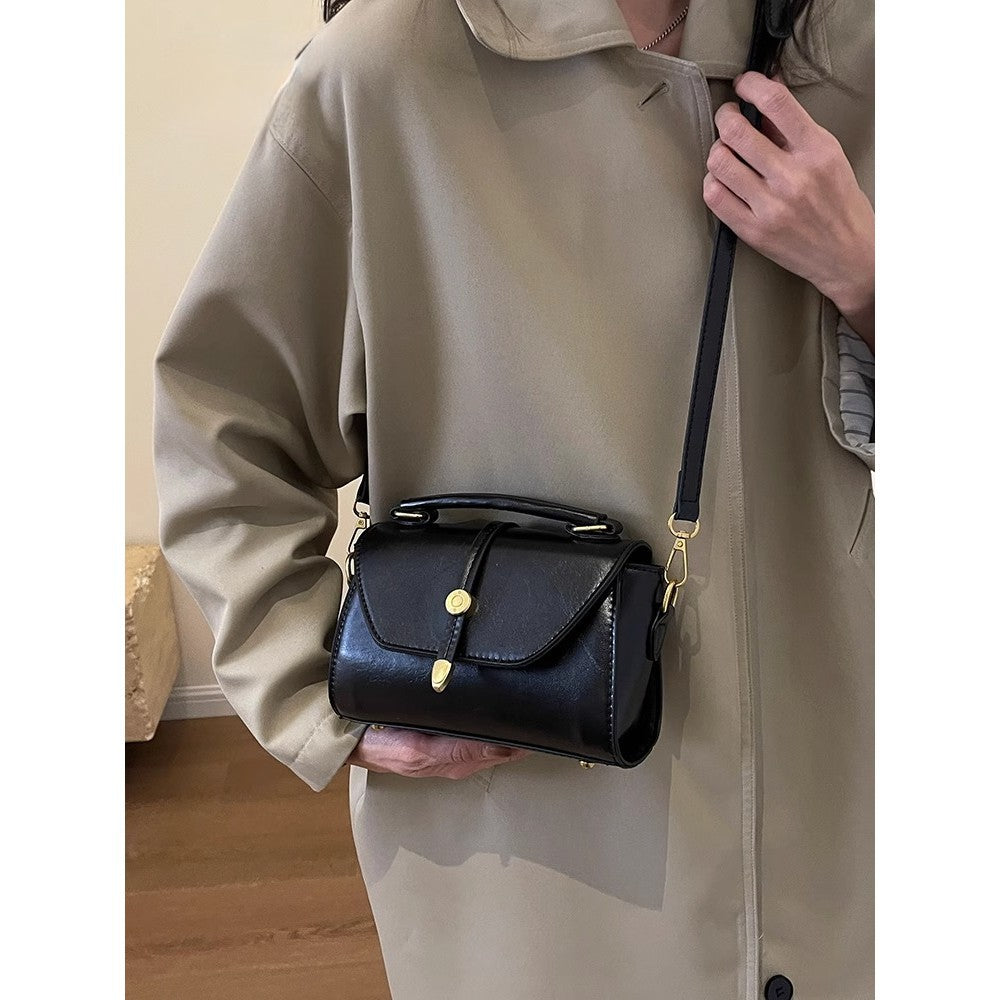 Vintage-Inspired Leather Shoulder Bag Kalsten