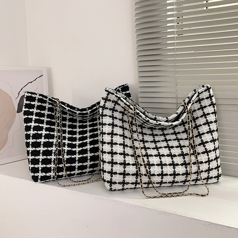 Elegant Checkered Tote Bag