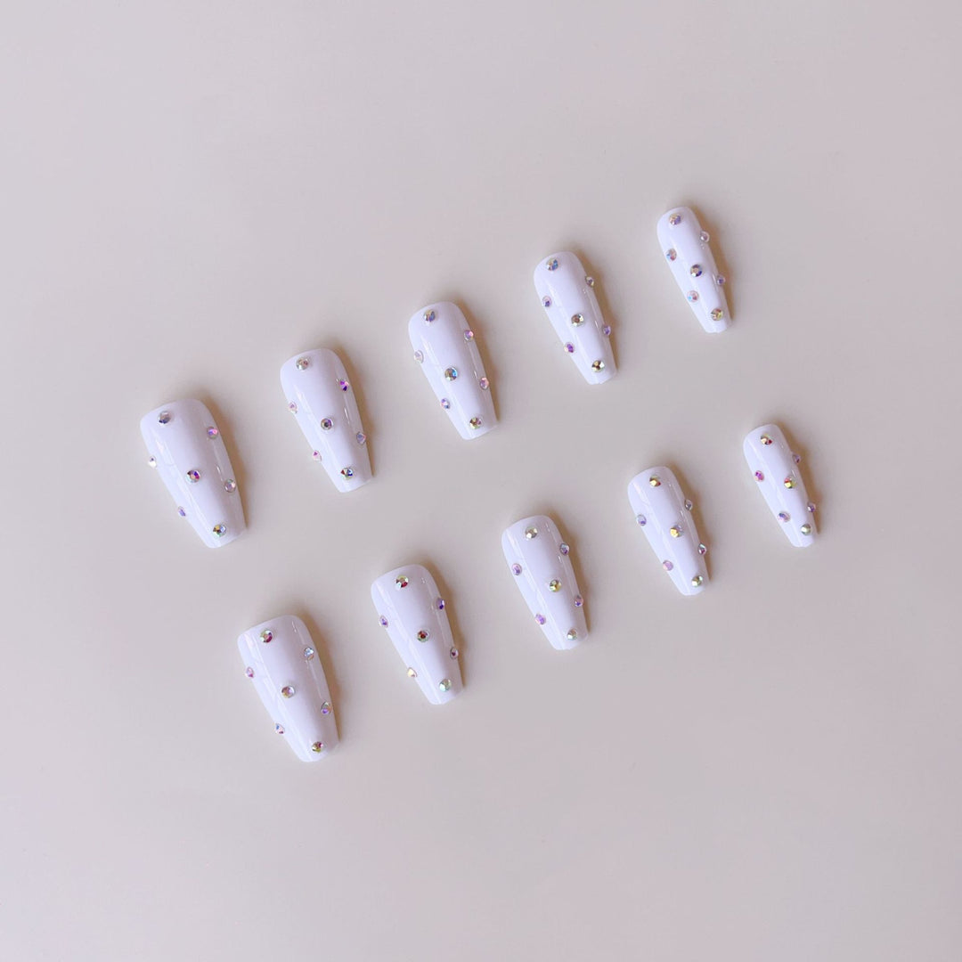 Acrylic nail set with elegant rhinestone decorations Kalsten