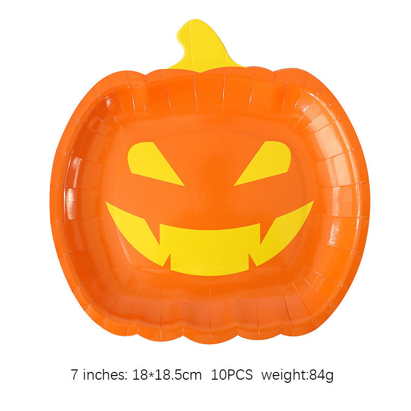Pumpkin-shaped paper plate for Thanksgiving