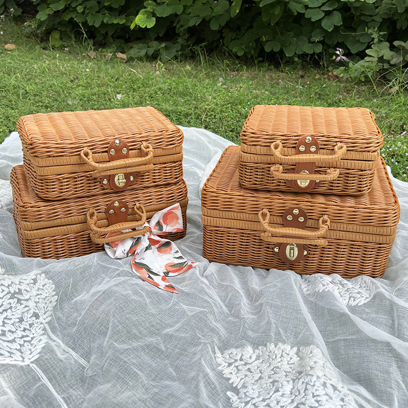 Woven Picnic Basket Kalsten