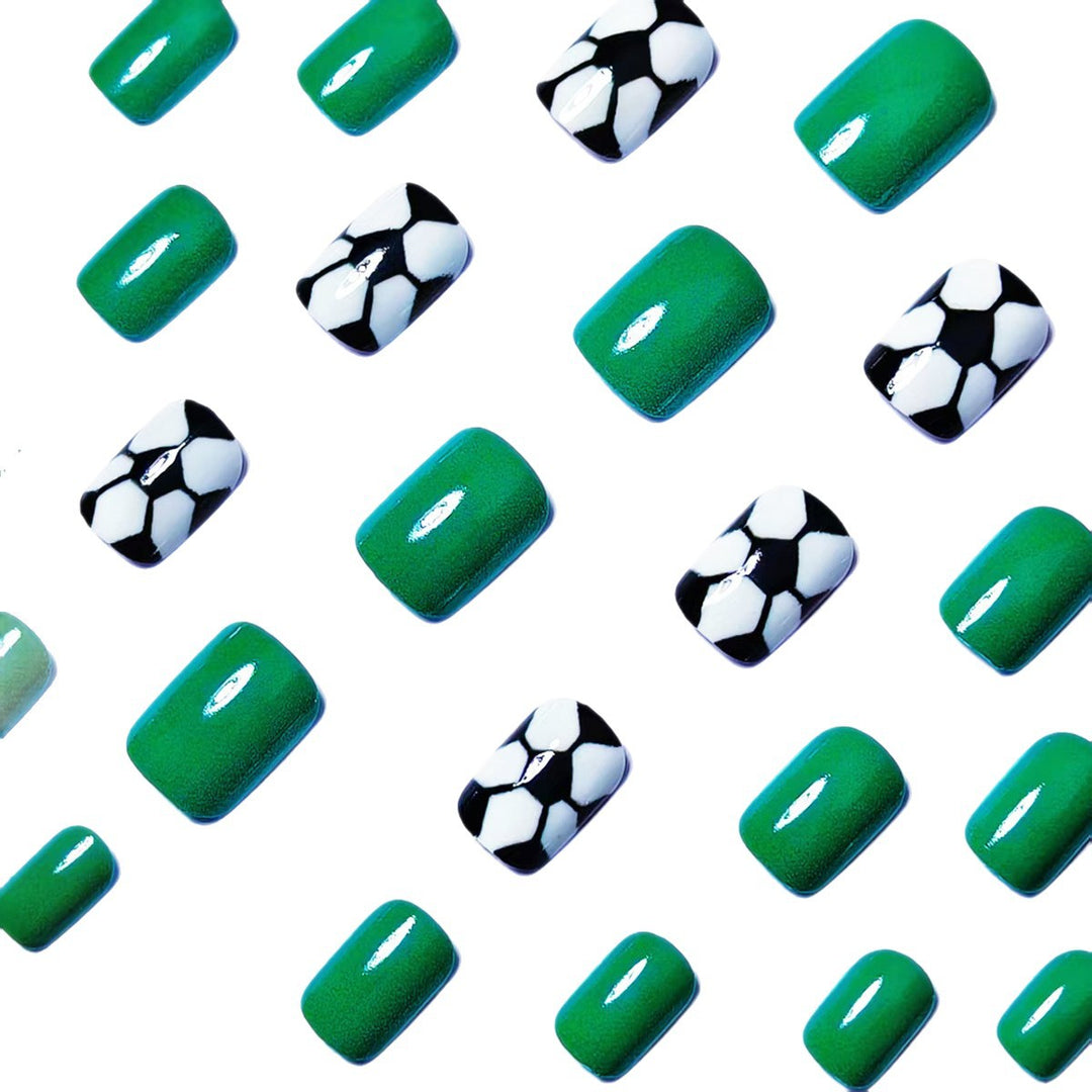 Artificial nails in sporty football design Kalsten