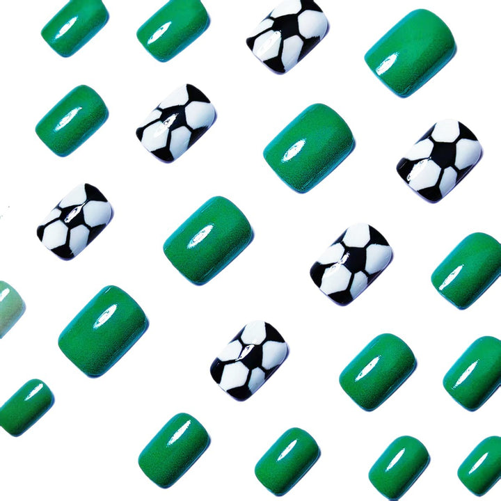 Artificial nails in sporty football design Kalsten