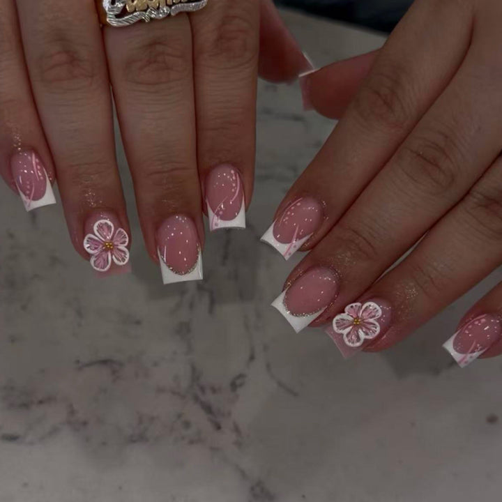 Artful stiletto nails with glitter accents Kalsten