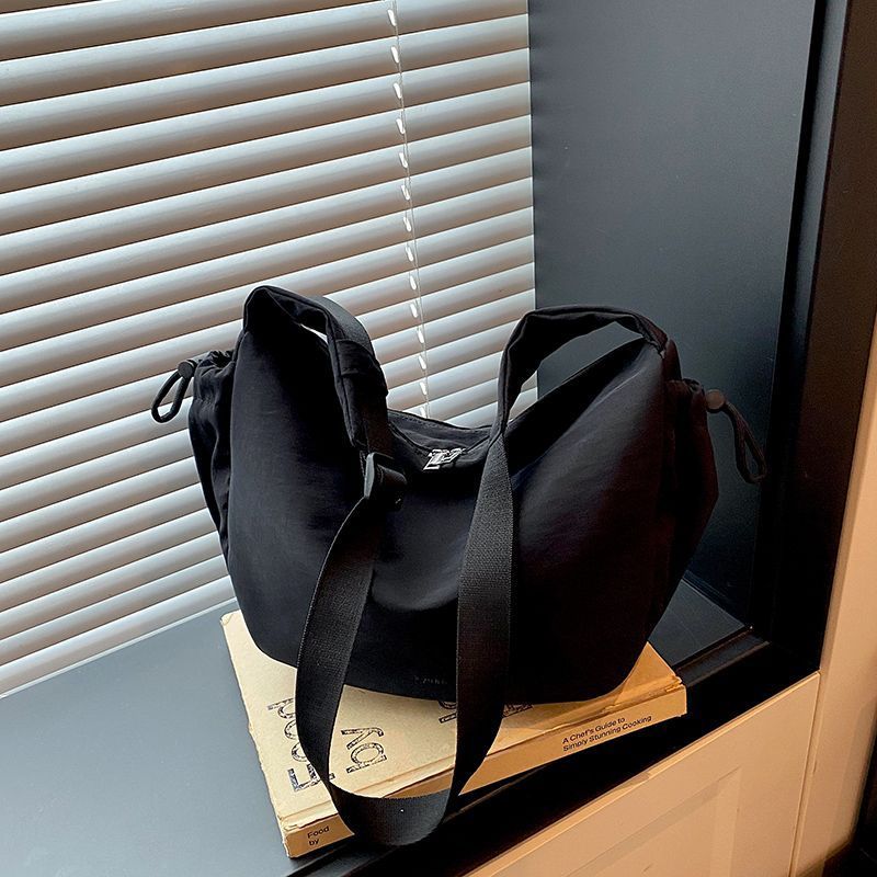 Relaxed Sling Bag Kalsten