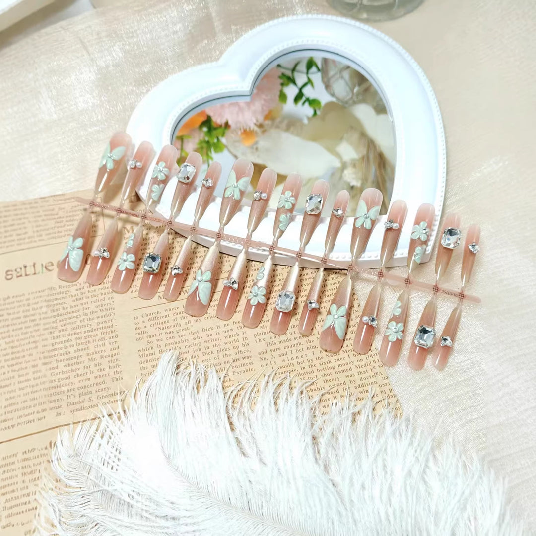 Artificial nails with elegant flower and crystal design Kalsten