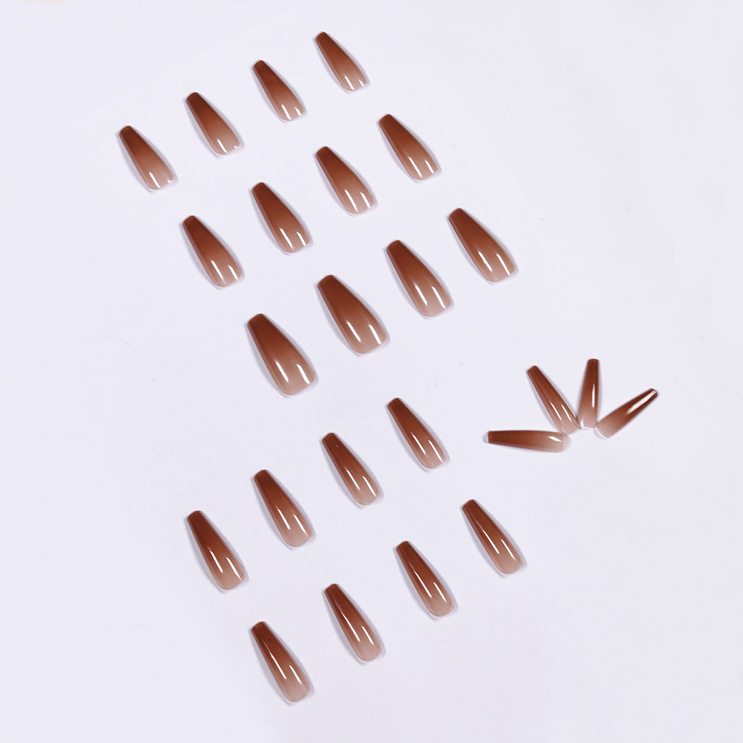 Luxurious artificial nails in modern stiletto design Kalsten