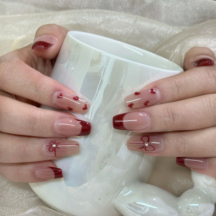Artistic Heart-Patterned Press-On Nail Set Kalsten