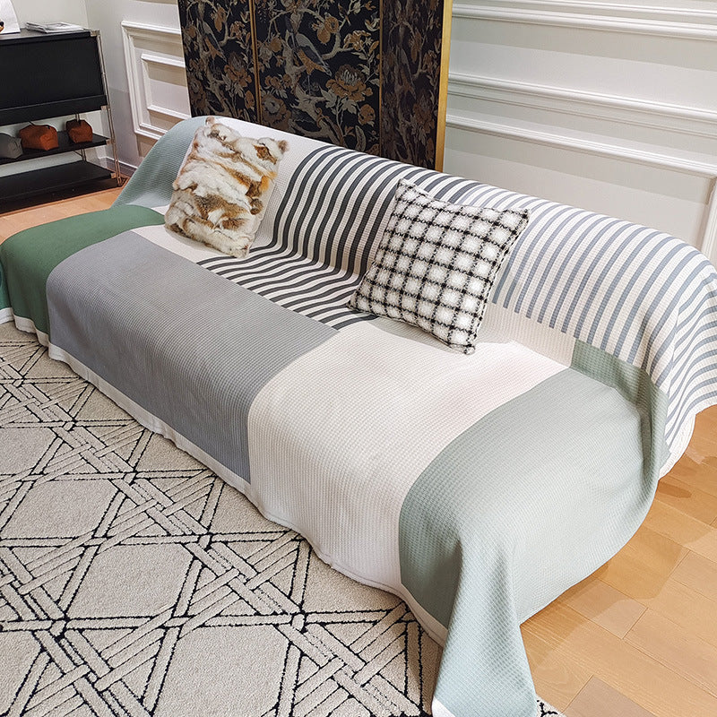 Cozy Geometric Pattern Throw Blanket