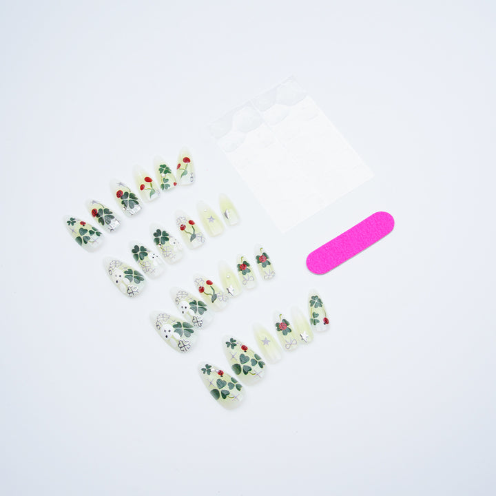Playful artificial nails with plant motifs Kalsten