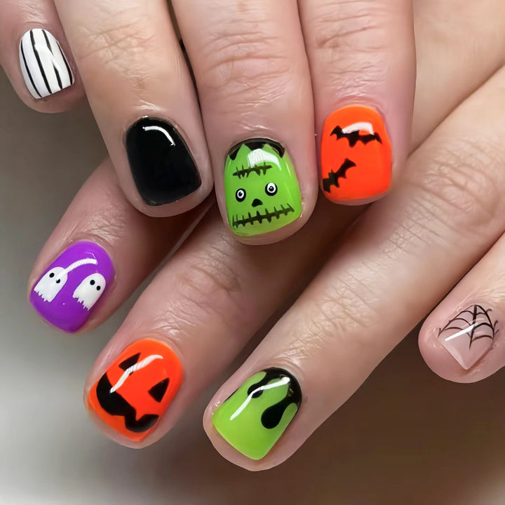 Nail art set with Halloween motifs and creative 3D accents Kalsten