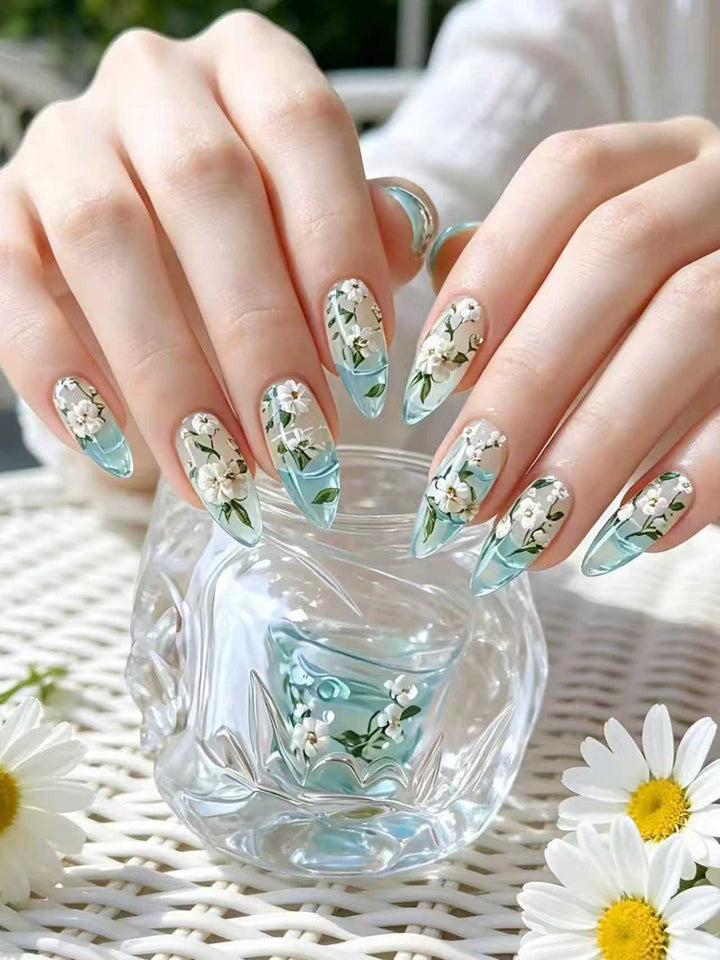 Elegant Artificial Nails in Floral Design Kalsten