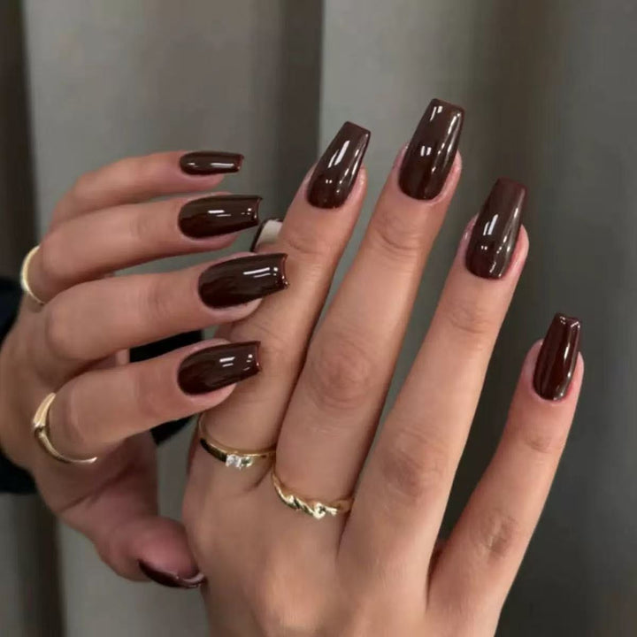 Artificial nail set with elegant high gloss and luxurious finish Kalsten