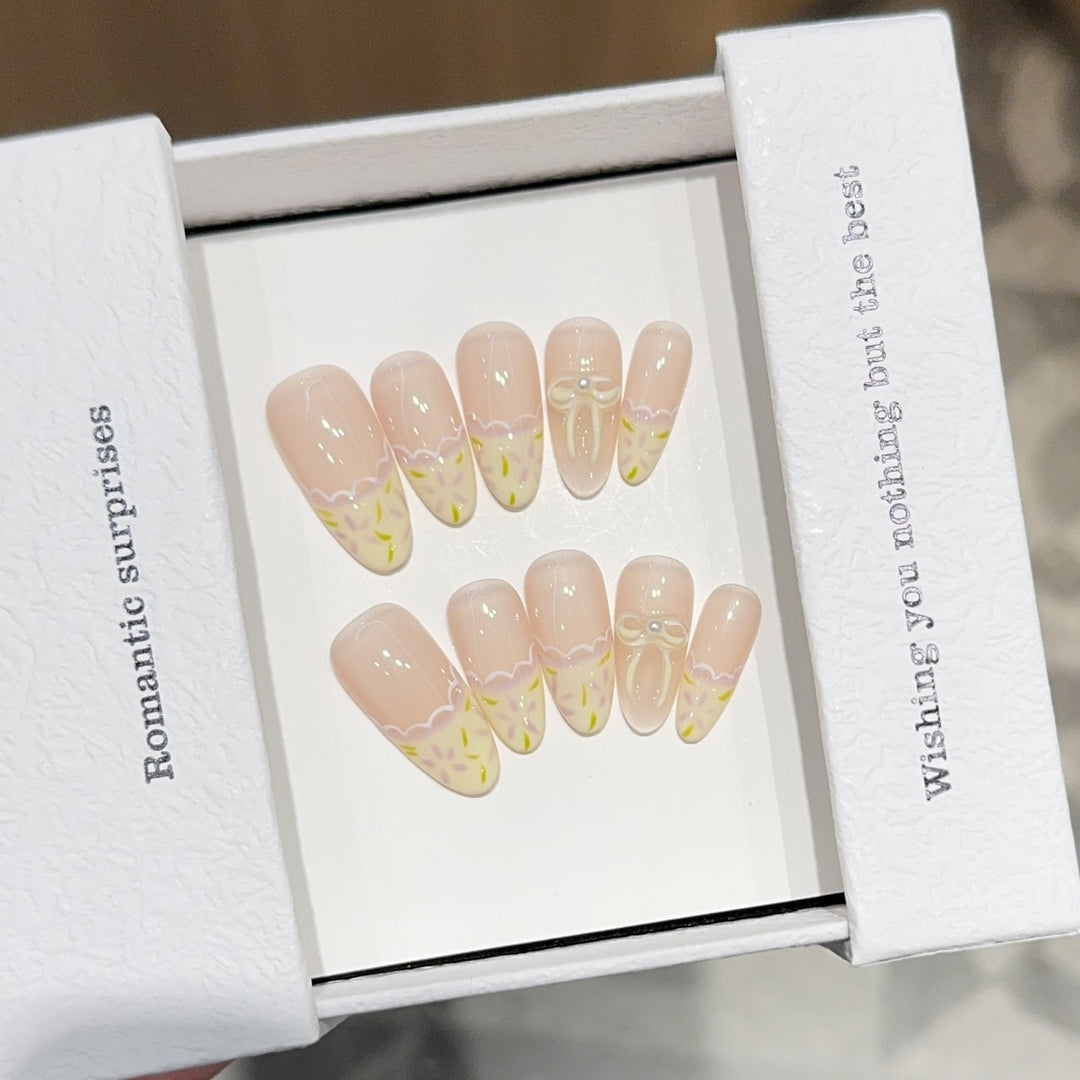 Artificial nails with romantic floral designs Kalsten