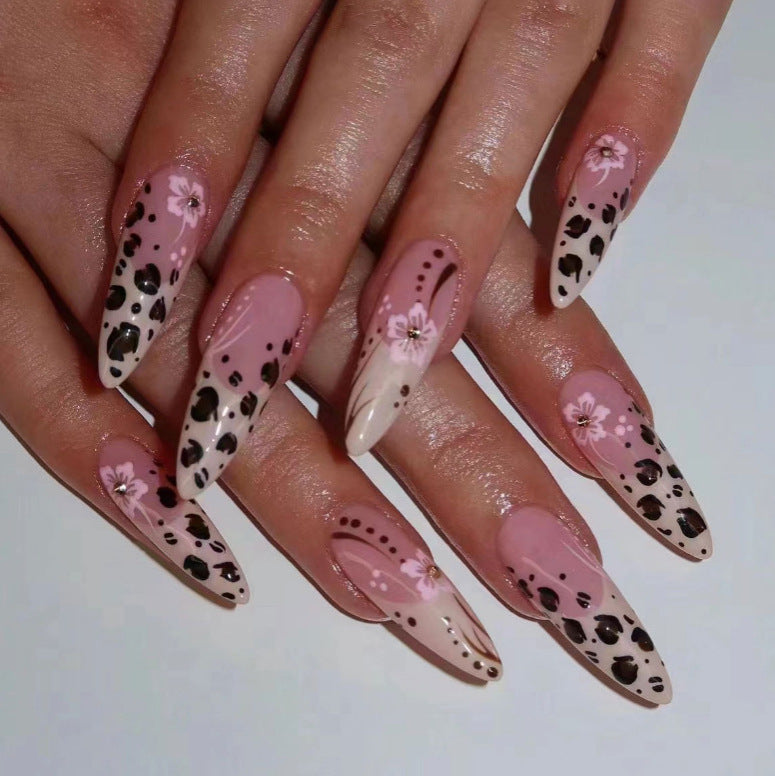 Designer Nail Art Kalsten
