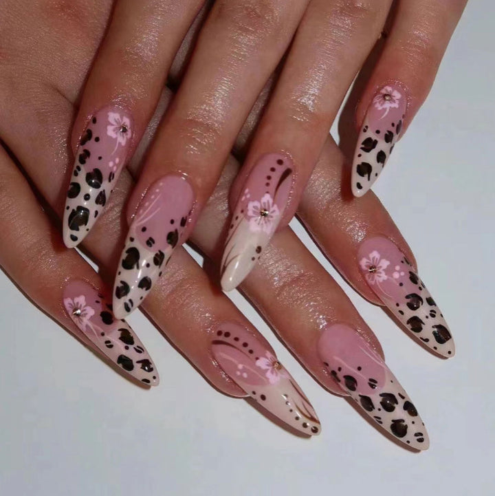 Designer Nail Art Kalsten