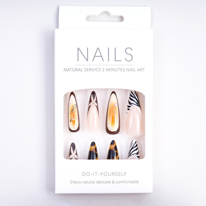 Artificial Nails in Elegant Natural Design Kalsten