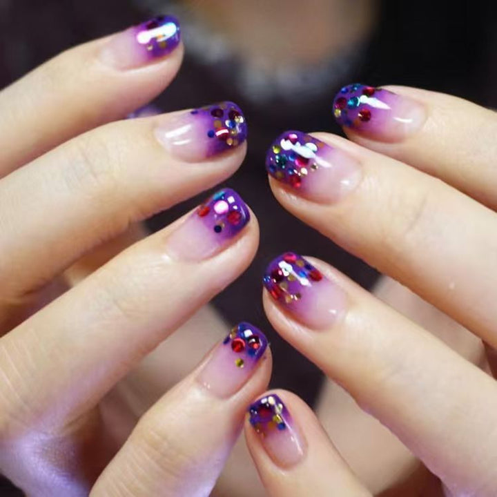 Artificial nails with glamorous glitter design Kalsten