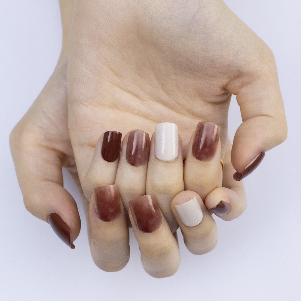 High-gloss artificial nails with rose effect Kalsten