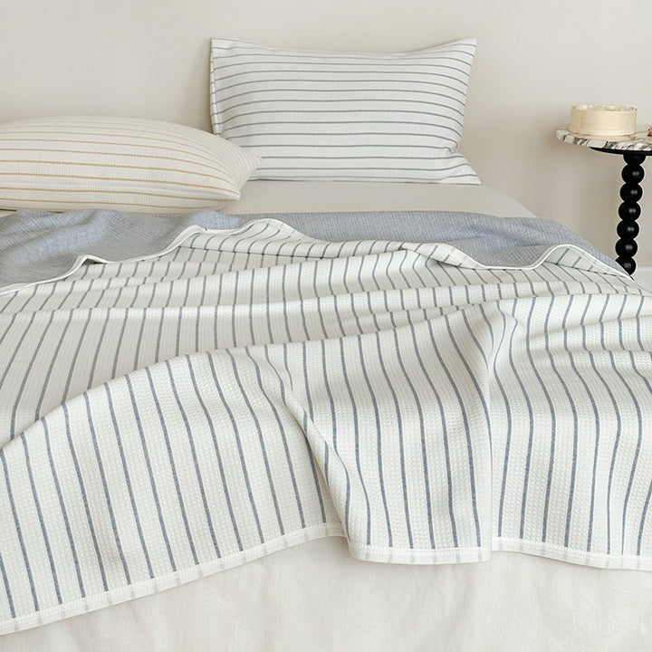 Reversible jacquard-knit blanket with fine stripes & matching pillowcase set