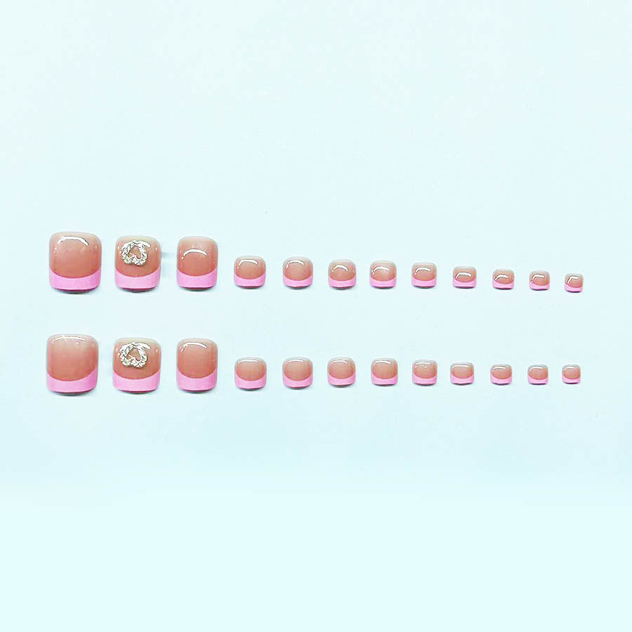 Nail art set with elegant heart accents Kalsten