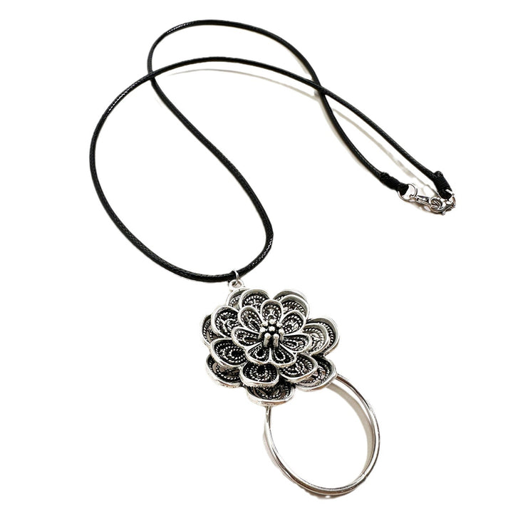 Floral Pendant Necklace Kalsten