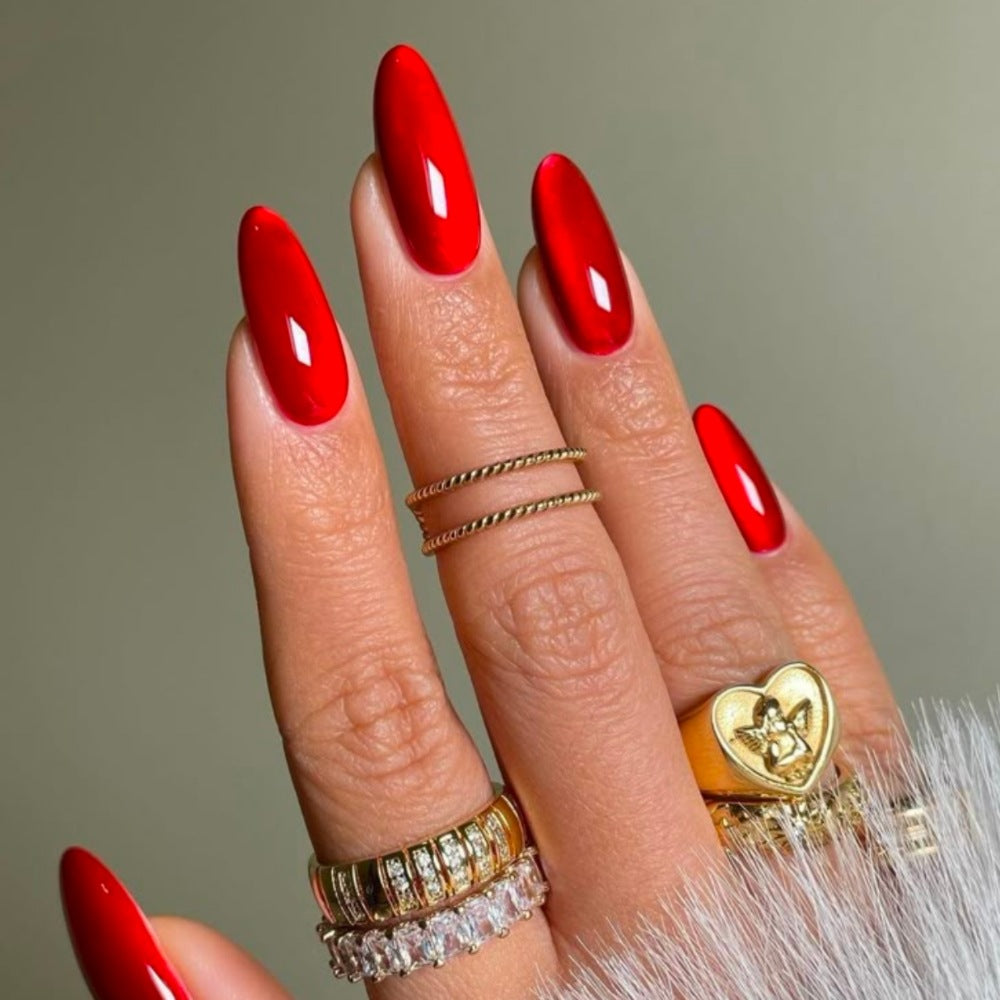 Artificial nails in elegant almond-shaped tips Kalsten