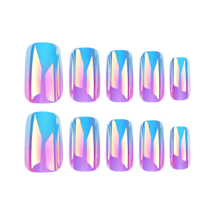 Artificial nail art in holographic design Kalsten