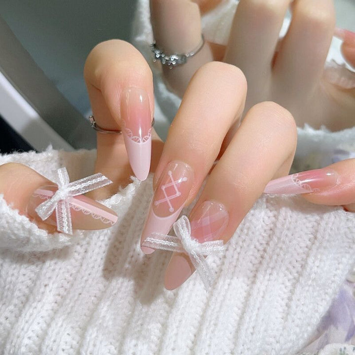 Artful nail designs with cat motif Kalsten