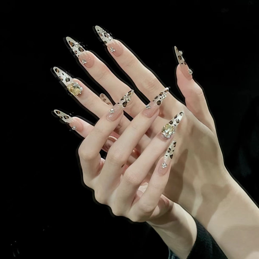 Elaborate Artistic Press-On Nail Set Kalsten