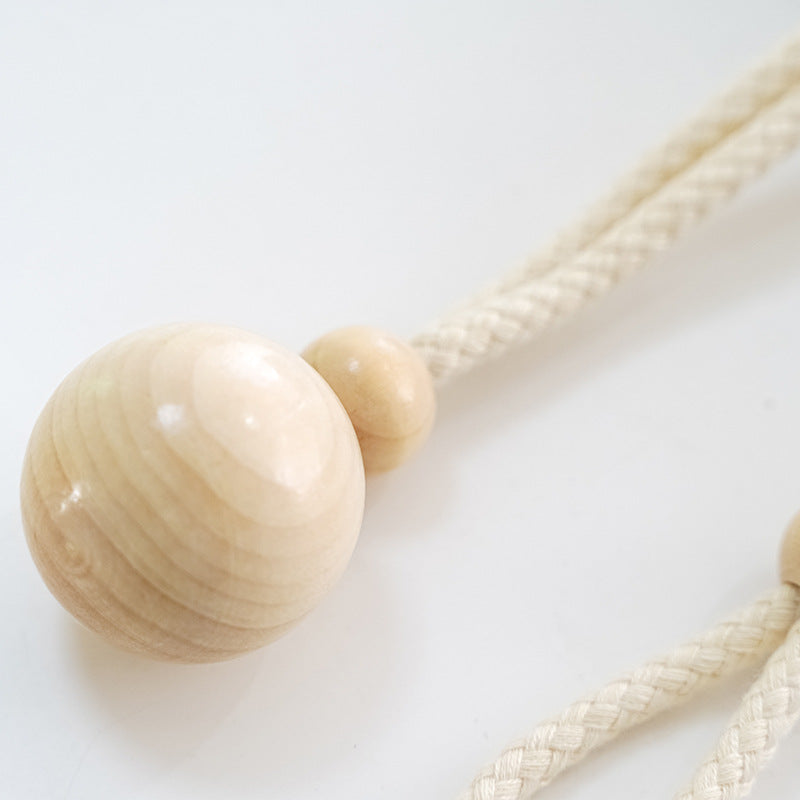 Elegant curtain holder with wooden beads Kalsten