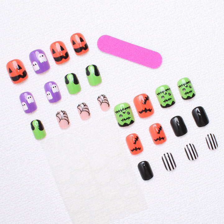 Nail art set with Halloween motifs and creative 3D accents Kalsten