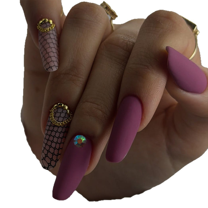 Artificial nails with unique network design and glamorous accents Kalsten