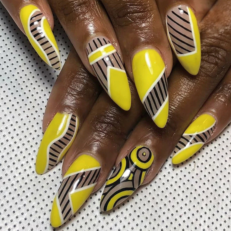 Artistic nails with geometric design Kalsten
