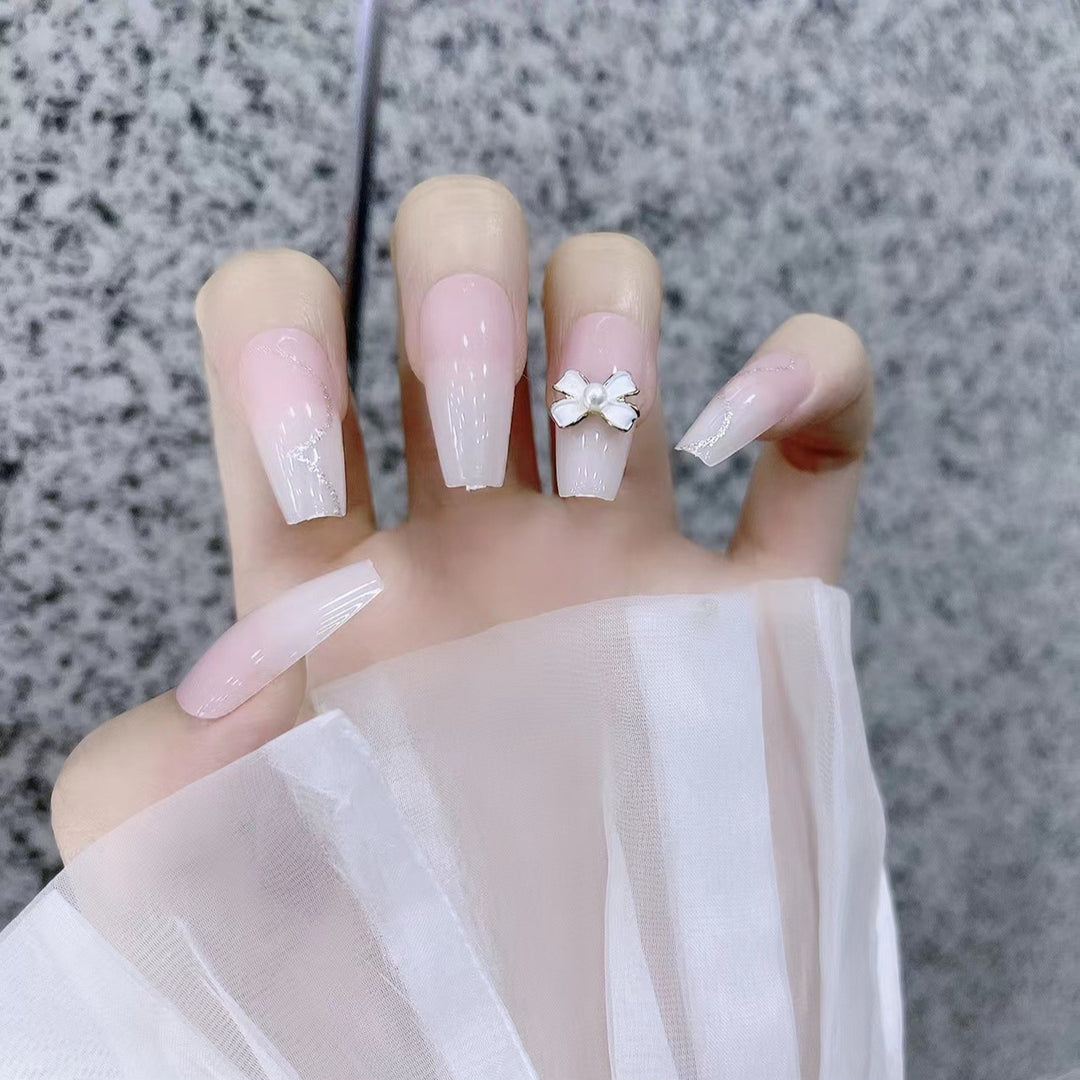 Artistic Press-On Nail Design Kalsten