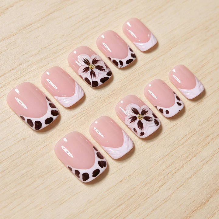 Elegant Floral Decorative Press-On Nails Kalsten