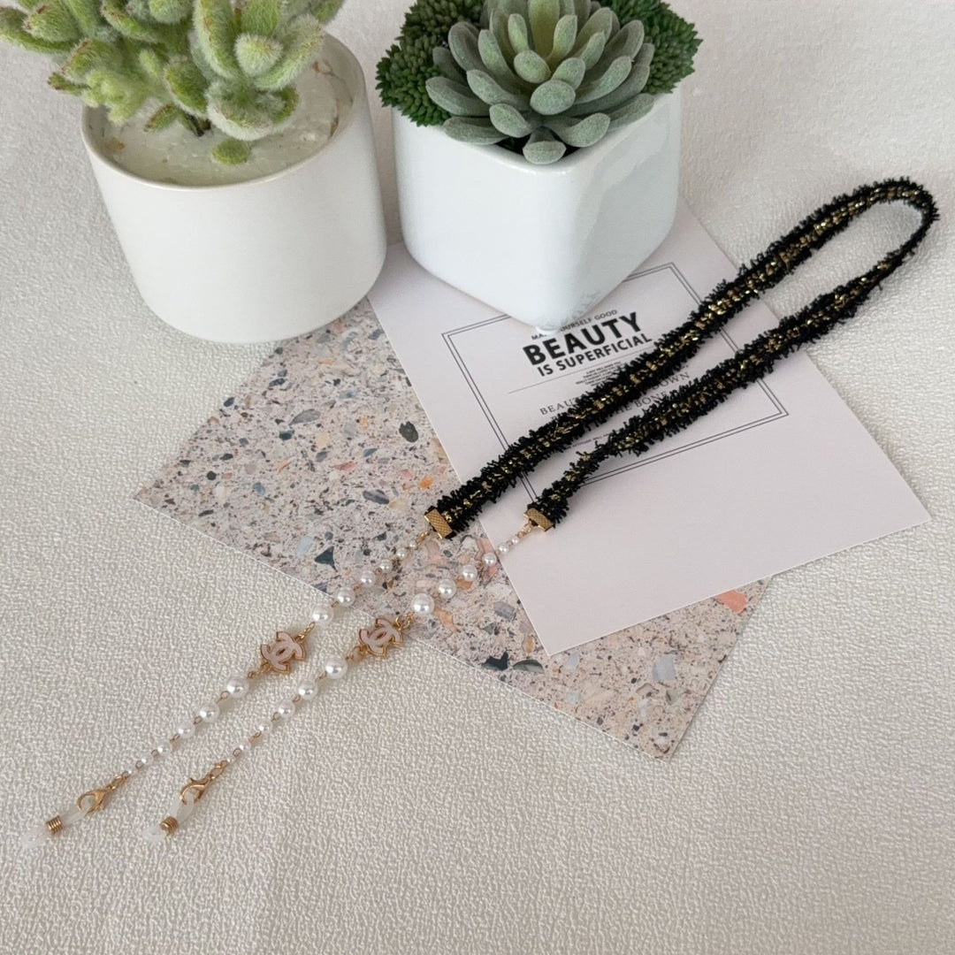 Decorative Pearl and Textured Eyewear Chain Kalsten