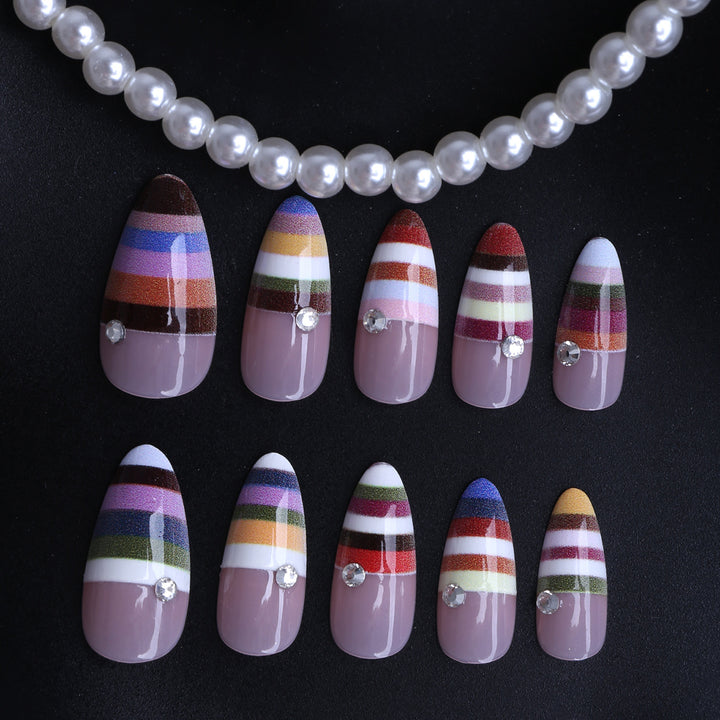 Artificial Nails in Modern Stripe Design Kalsten