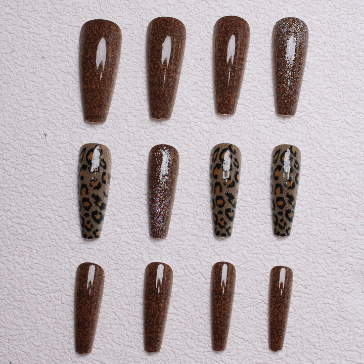 Trendy Press-On Nail Set Kalsten
