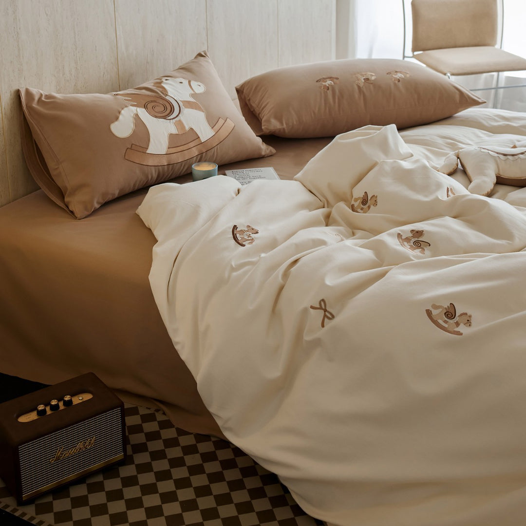 Children's bedding set with chenille sheep appliqués and soft percale fabric
