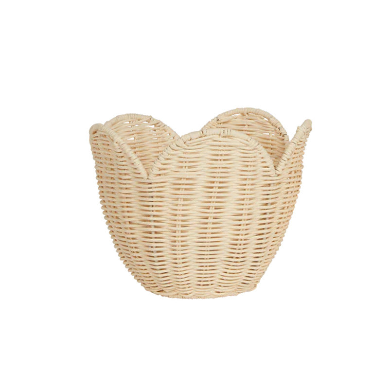 Handwoven basket with elegant shape Kalsten