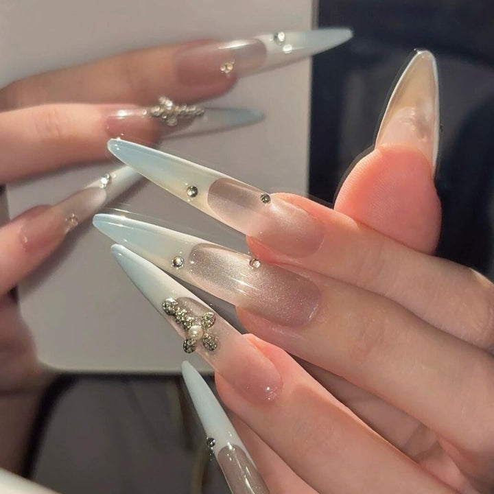 Artificial nails with luxurious sparkling rhinestone details Kalsten