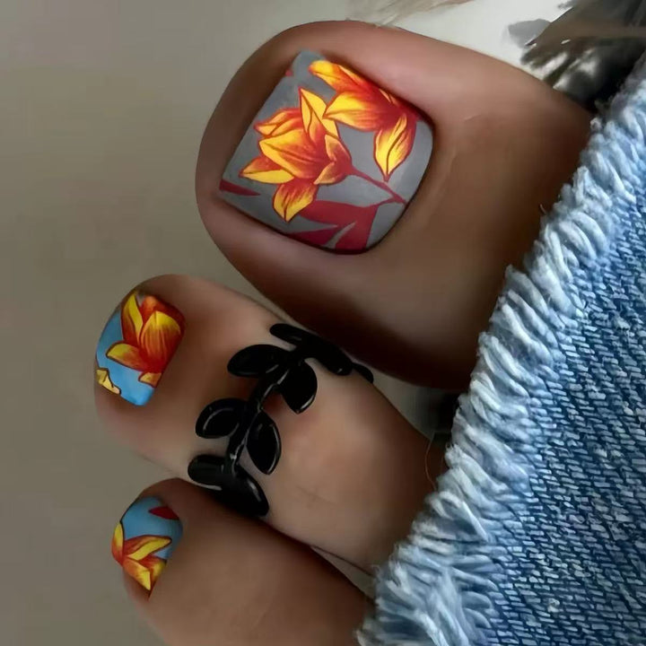 Nail art set with exotic floral design Kalsten
