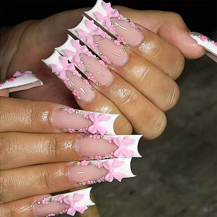 Nail set with elegant 3D flower and pearl decorations Kalsten