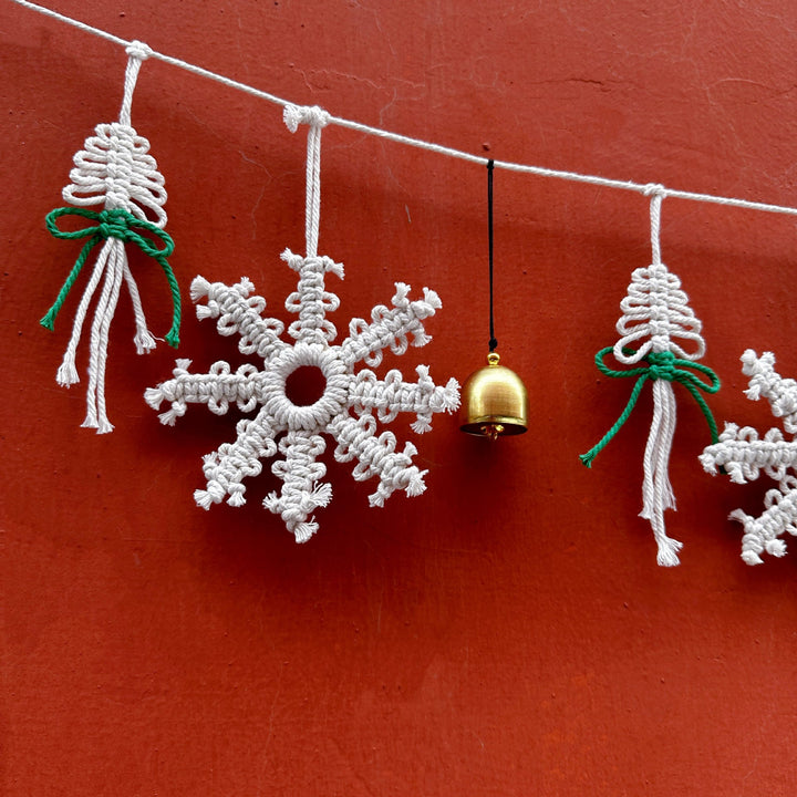 Decorative Snowflake Garland Kalsten