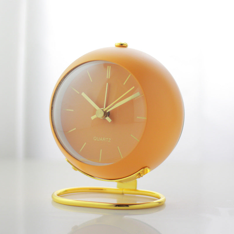 Elegant Table Clock in Scandinavian Design Kalsten