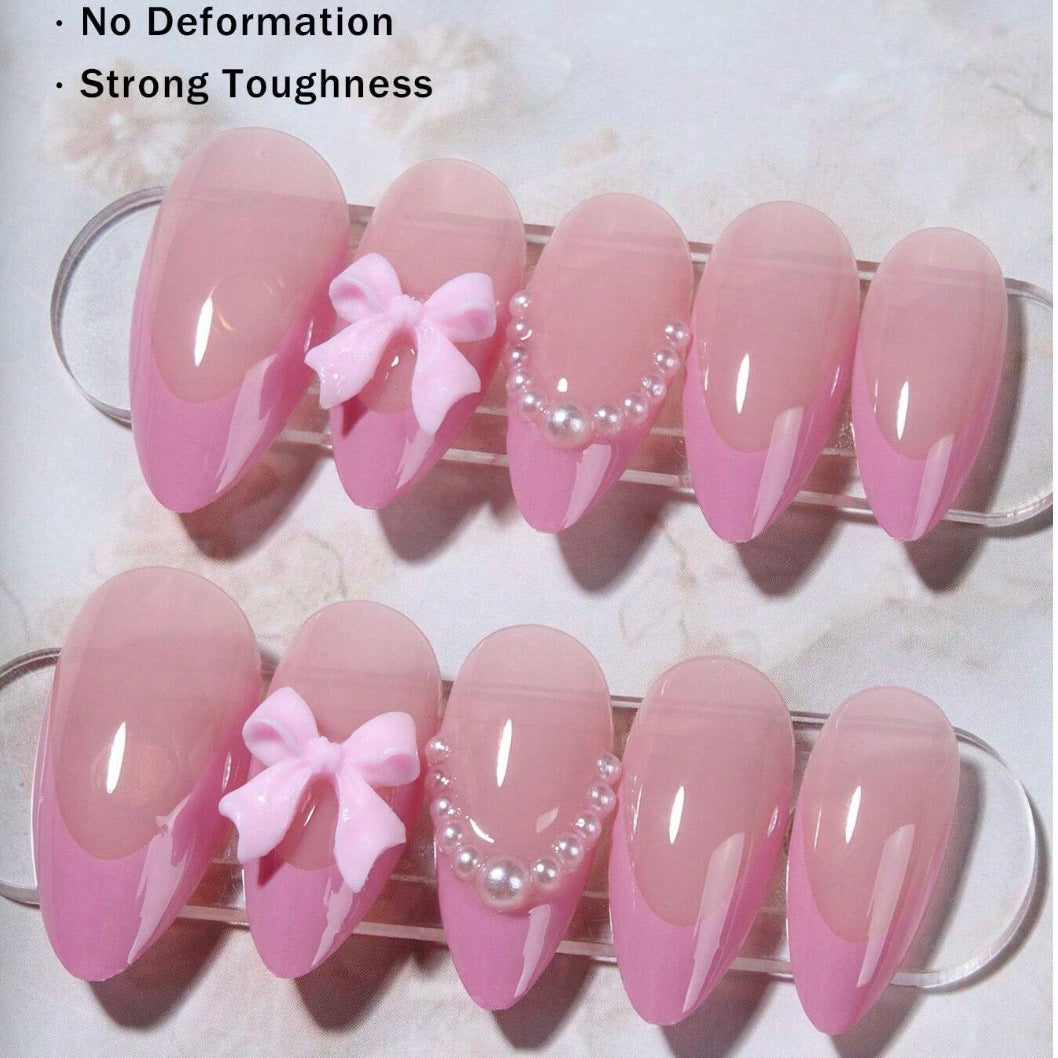 Nail tips with playful flower design Kalsten