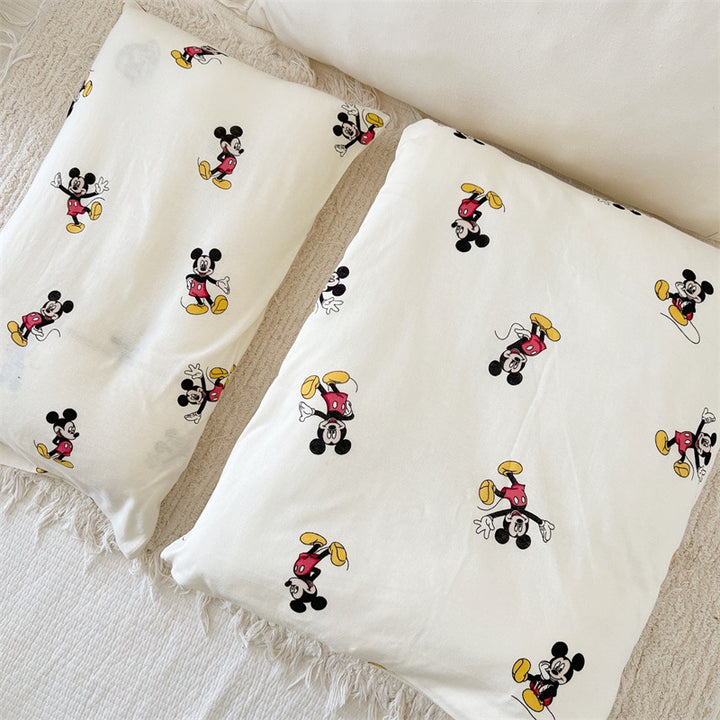 Unisex cotton pillowcase with cheerful bear design Kalsten