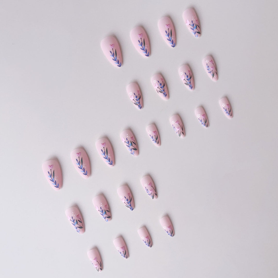 Artificial nail set with floral motifs and embellished accents Kalsten