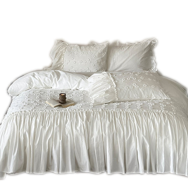 High-quality duvet cover set made of cotton yarn with 3D floral embroidery and ruffled frill